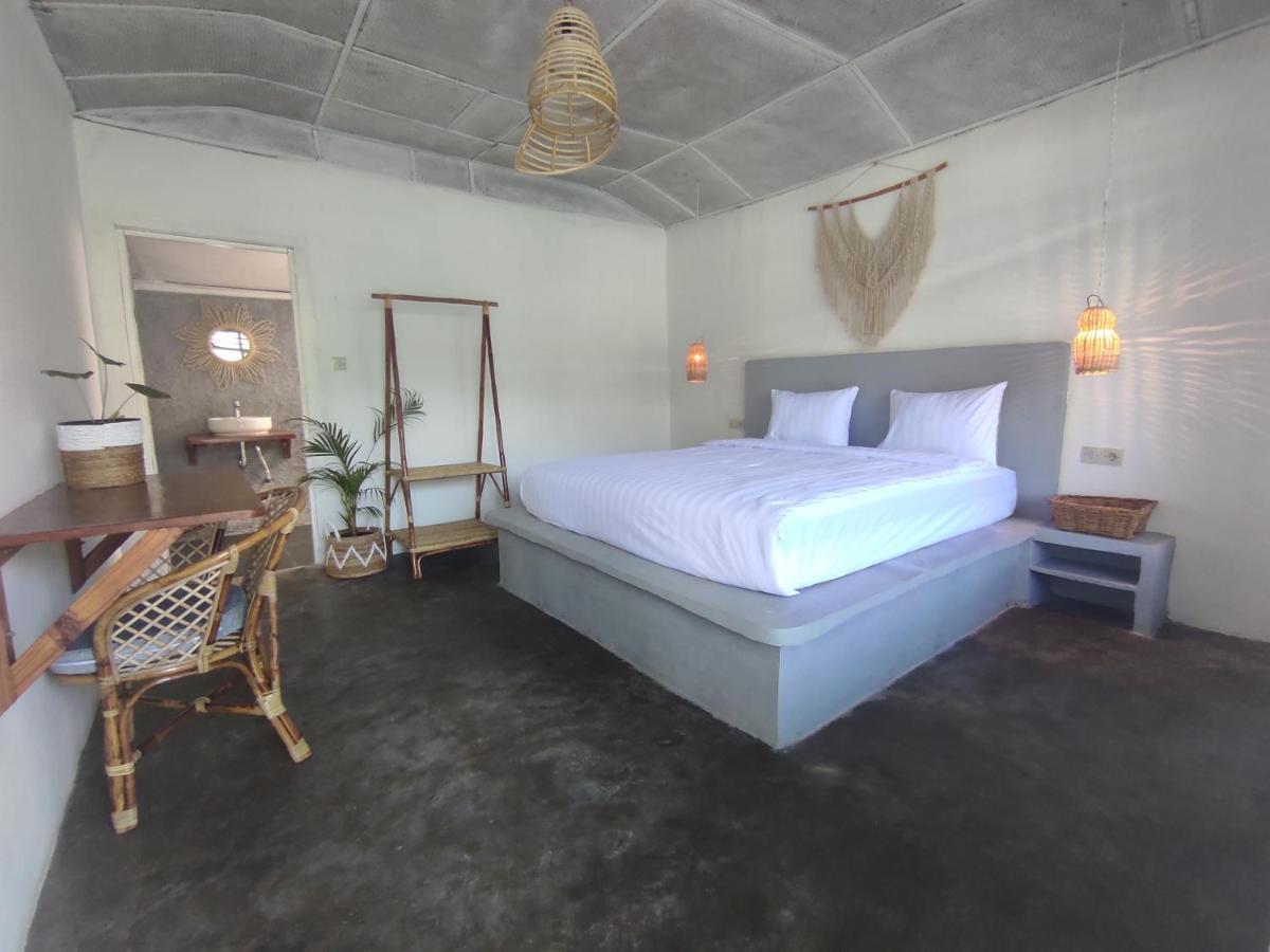 Hub Tata Guesthouse Тук-Тук Экстерьер фото