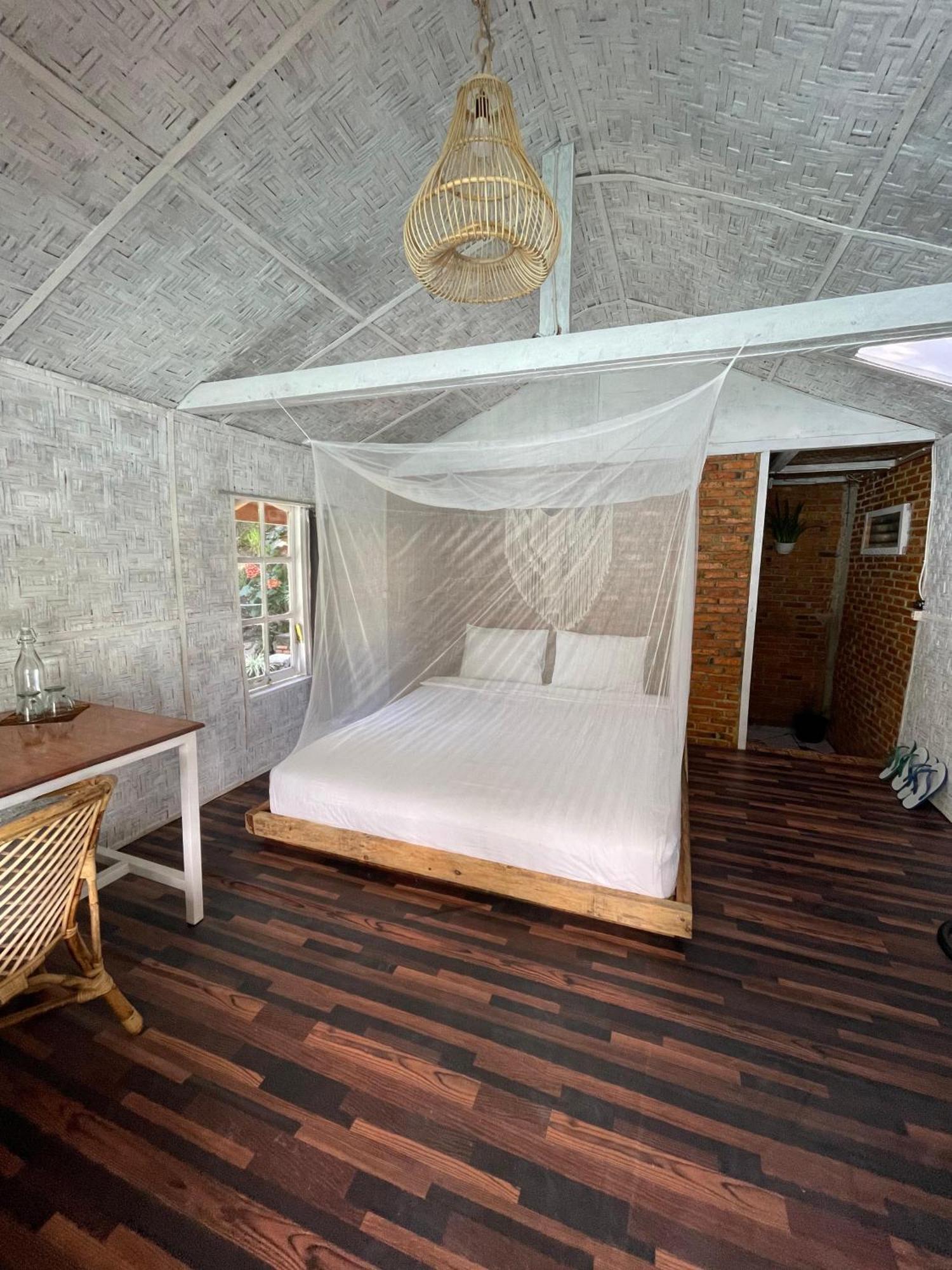 Hub Tata Guesthouse Тук-Тук Экстерьер фото